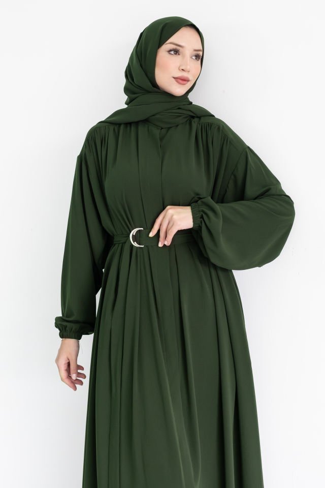 Omuzdan Büzgülü Ferace