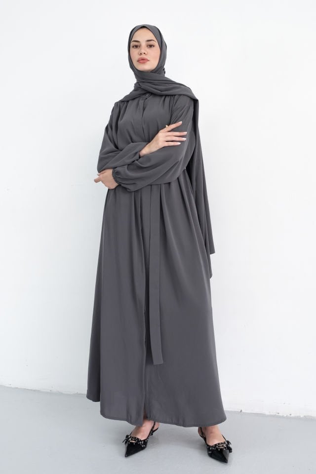 Omuzdan Büzgülü Ferace