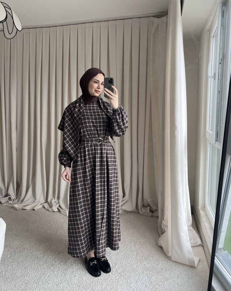 Ekoseli Şallı Elbise - Kahve