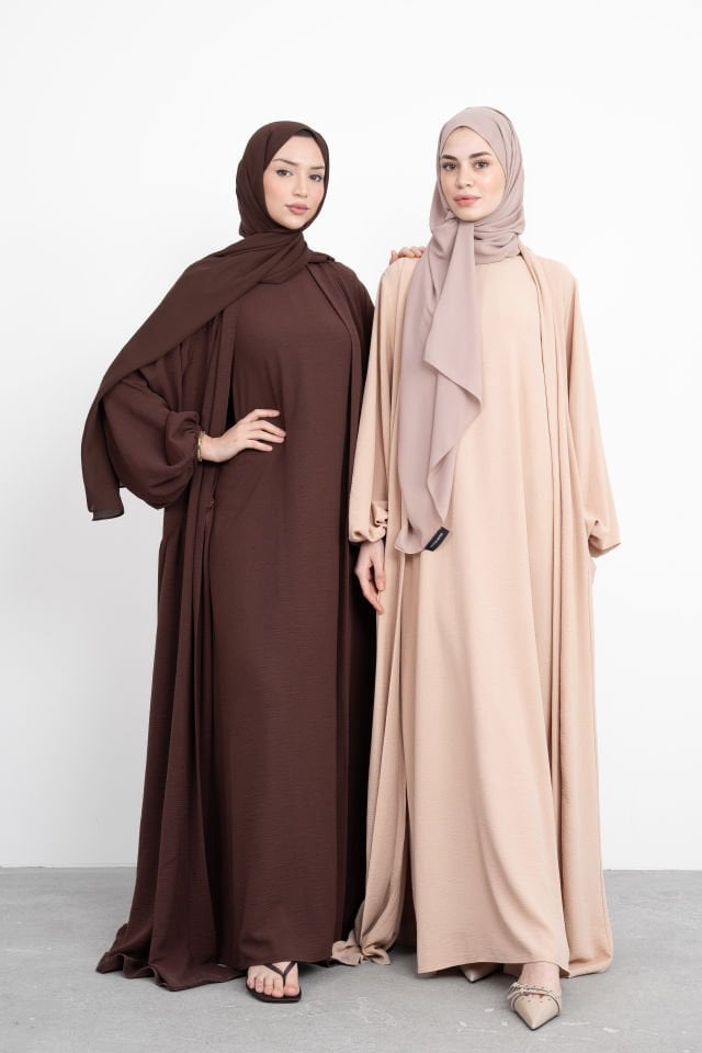 Abaya Takım İç Elbiseli