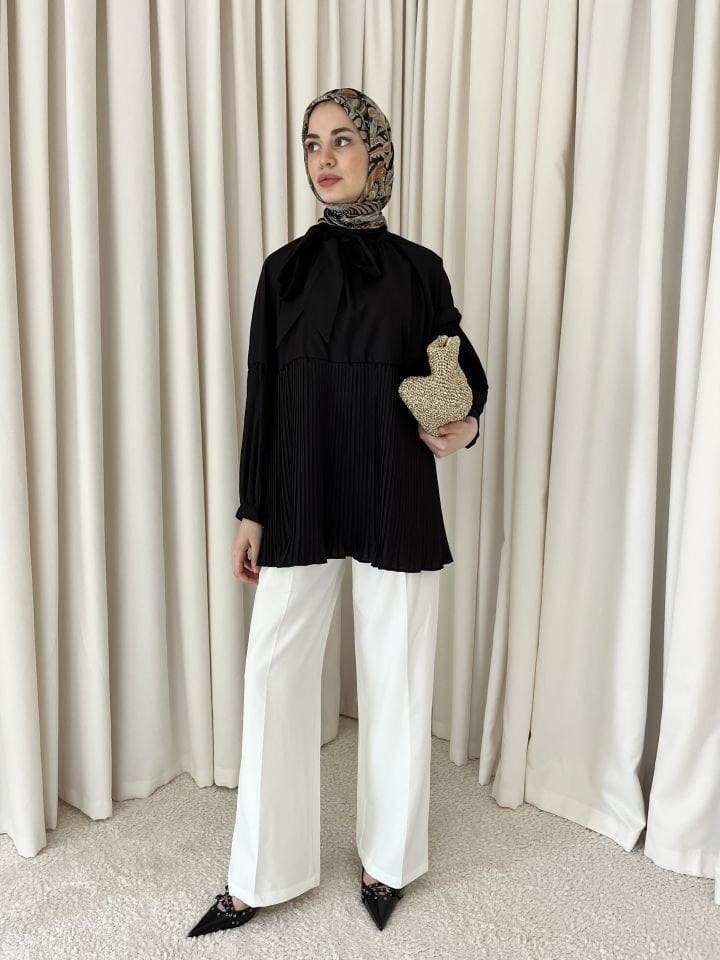 Pile Detaylı Fiyonk Bluz