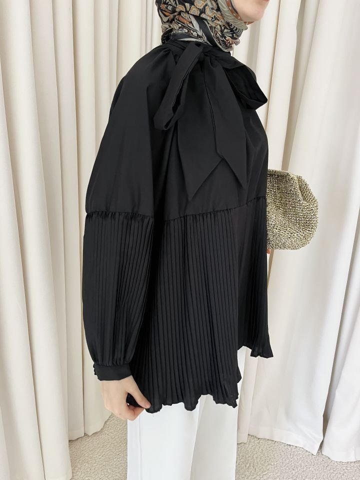 Pile Detaylı Fiyonk Bluz