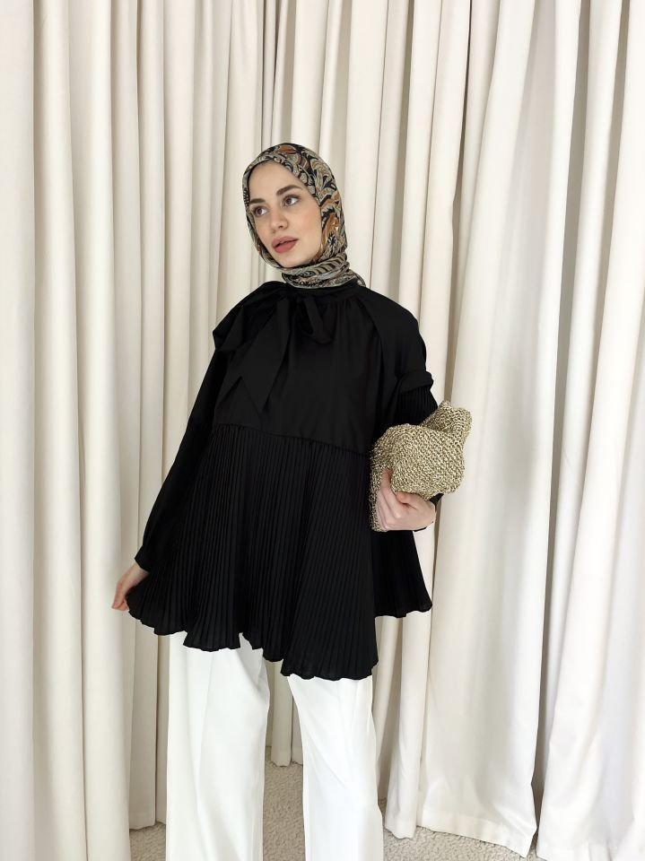 Pile Detaylı Fiyonk Bluz