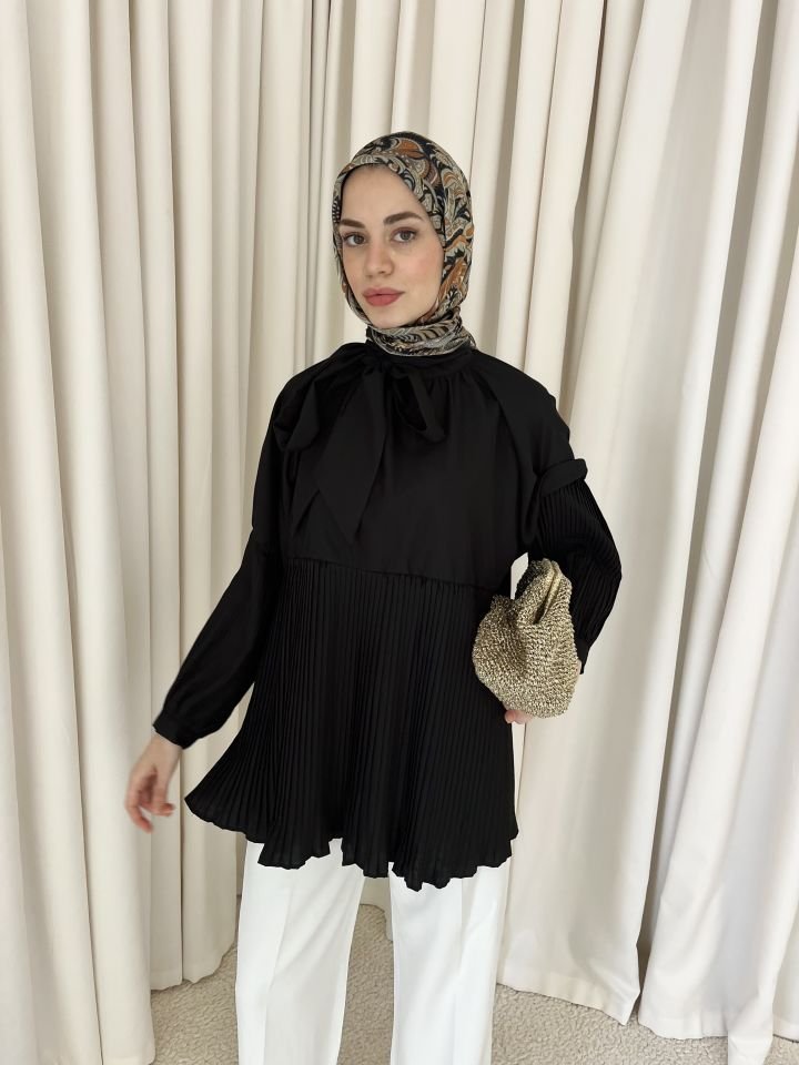 Pile Detaylı Fiyonk Bluz