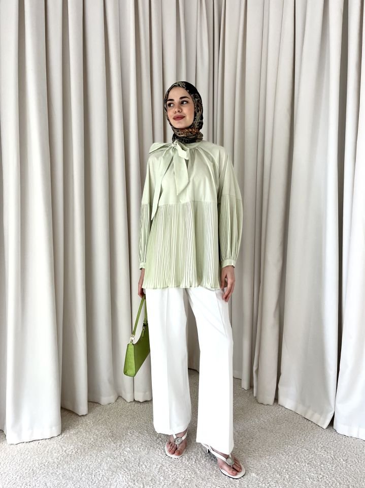 Pile Detaylı Fiyonk Bluz