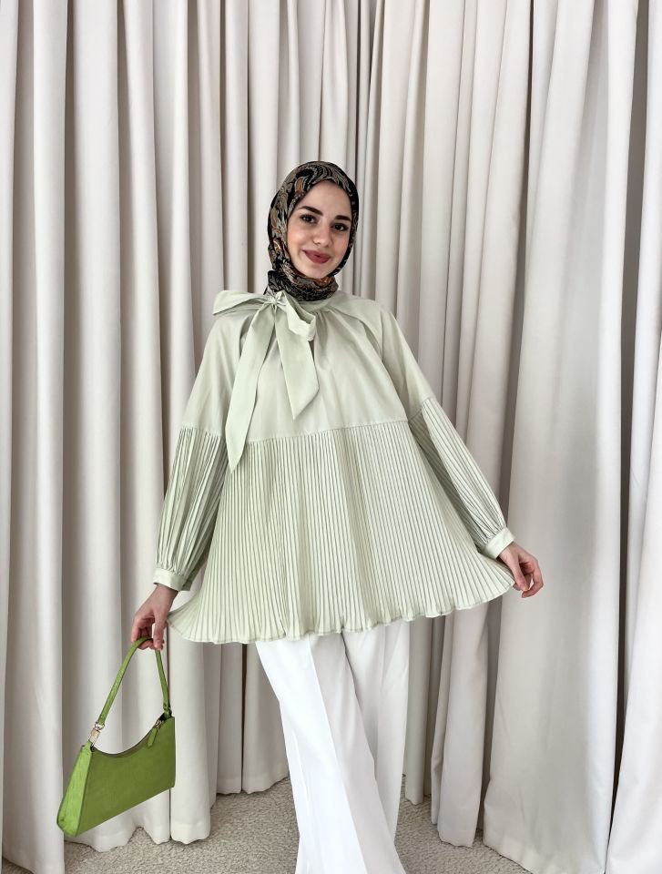 Pile Detaylı Fiyonk Bluz