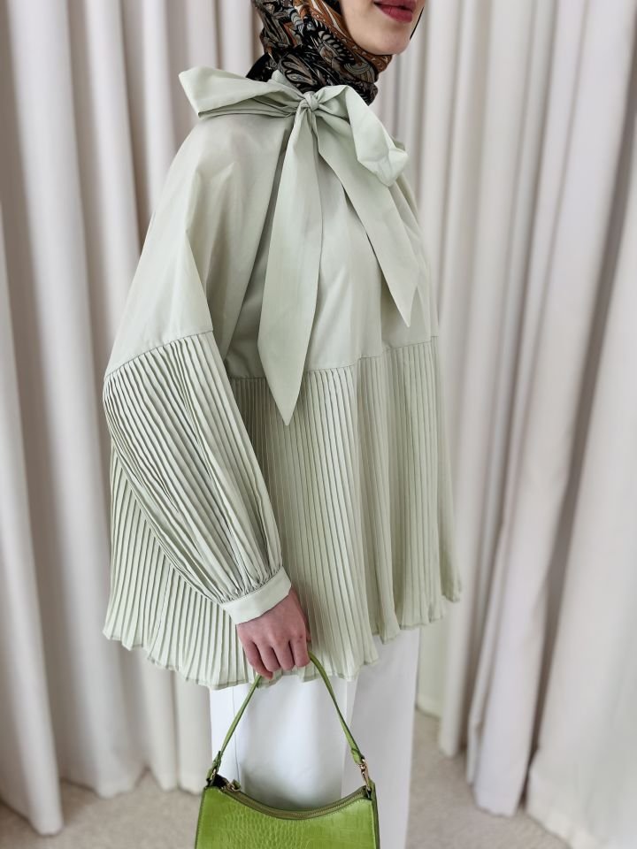 Pile Detaylı Fiyonk Bluz