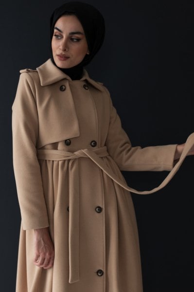 DÜĞMELİ ROBALI KAŞE KABAN