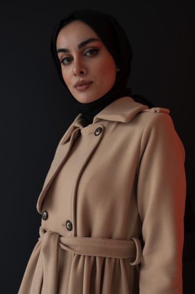 DÜĞMELİ ROBALI KAŞE KABAN