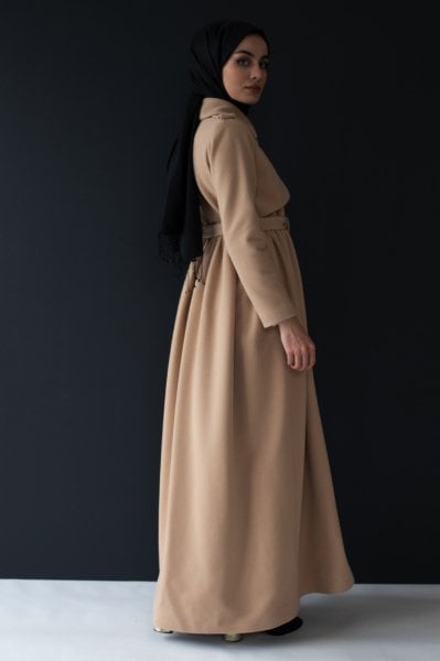 DÜĞMELİ ROBALI KAŞE KABAN