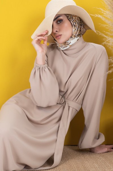 HAKİM YAKA BALON KOL ELBİSE